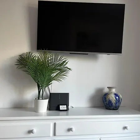 Coastal 5 Min From Pool & Quiet Complex