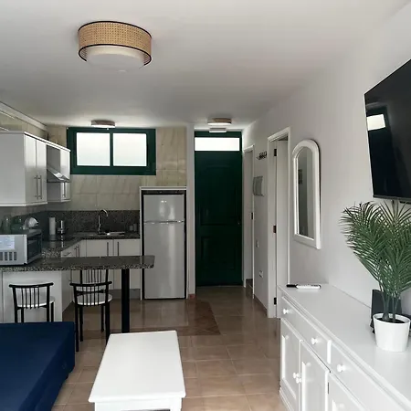 Apartment Zwischen Yumbo Und Zentralem