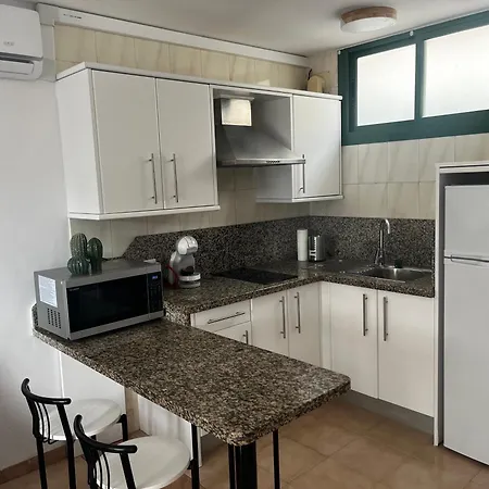 Apartment Zwischen Yumbo Und Zentralem